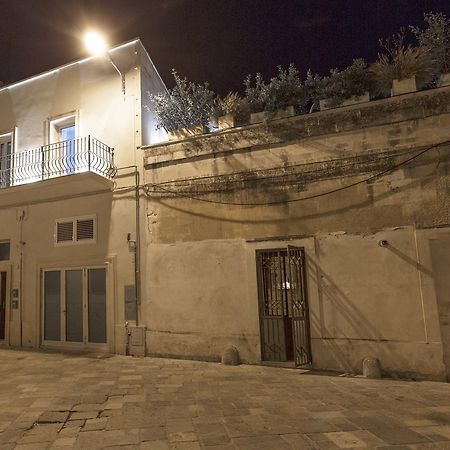 La Loggia Dei Rayno Bed and Breakfast Lecce Exterior foto